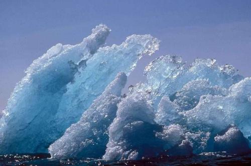 Айсберг или плавающий лёд